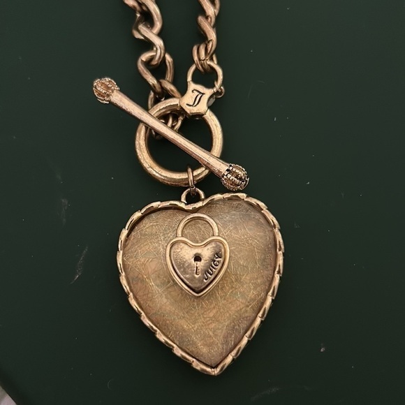 Juicy Couture Vintage marble heart necklace. - Picture 2 of 3